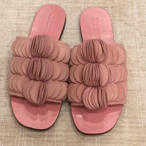 Mercedes Castillo rose slide